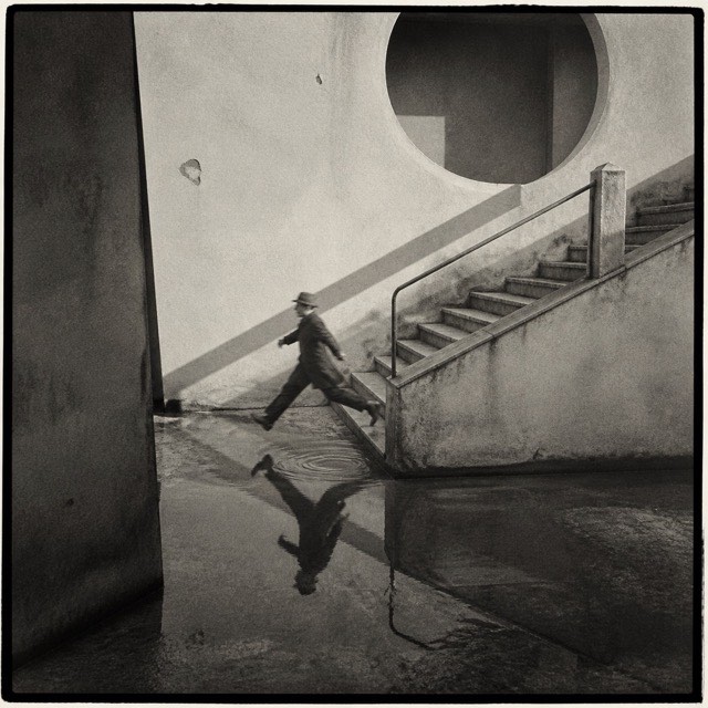 The Decisive Moment — KI-generierte Interpretation