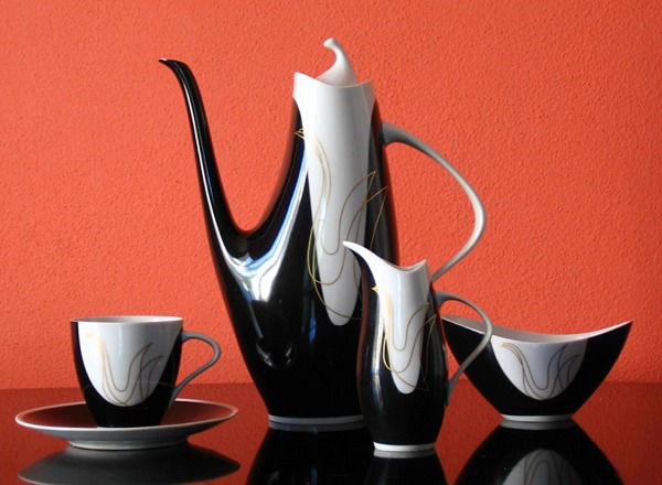 Brussels Style — Jaroslav Ježek, Elka porcelain set (photo Jan Jeništa) — Wikimedia Commons / CC BY 2.5