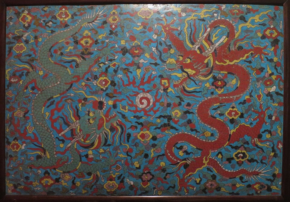 Cloisonné — Cloisonné panel with dragons, Ming dynasty, late 16th–early 17th century, The Metropolitan Museum of Art — Wikimedia Commons / CC0