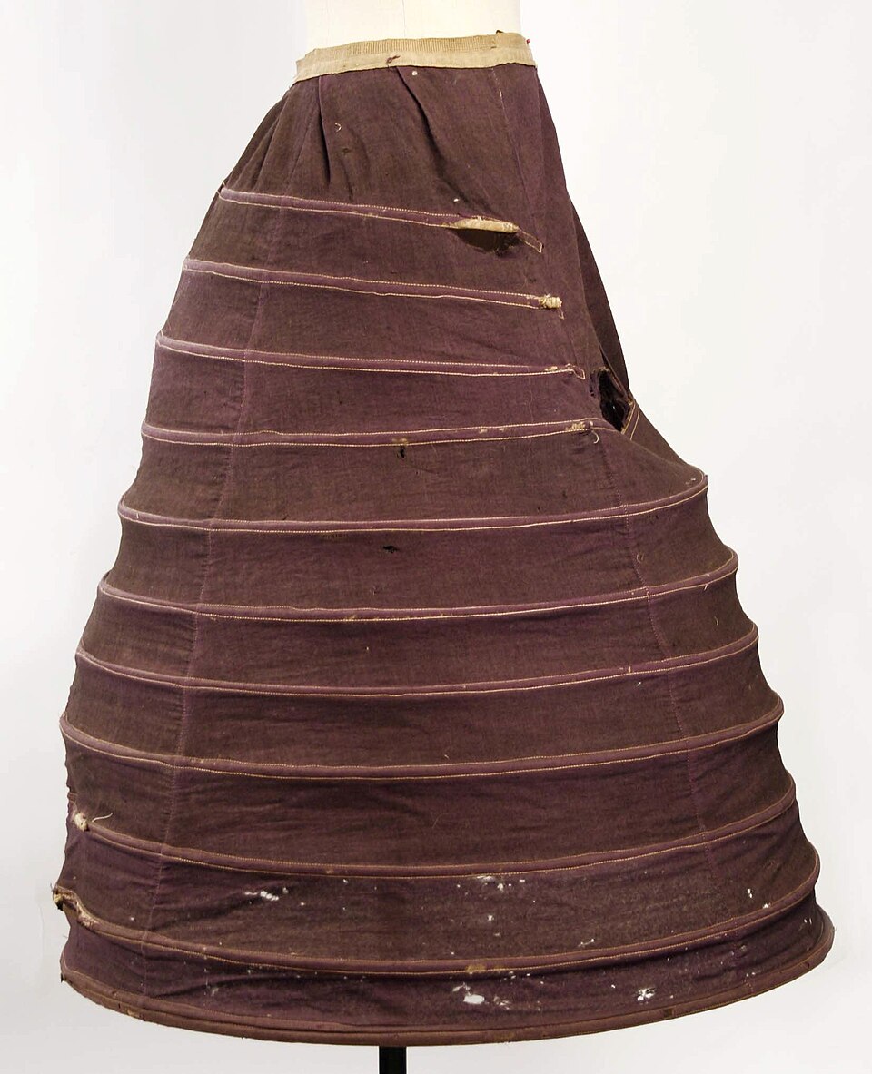 Crinoline Silhouette — American or European crinoline — Metropolitan Museum of Art, CI37.46.54 — Wikimedia Commons / CC0