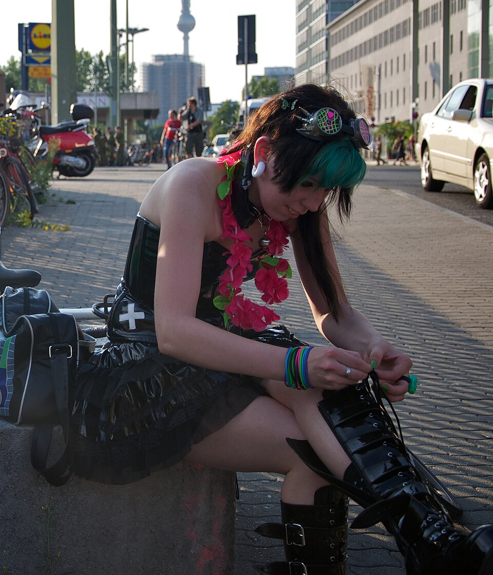 Cybergoth — Cybergoth dress at Fuckparade, Berlin, 2010 — photo: Robert Agthe — Wikimedia Commons / CC BY 2.0