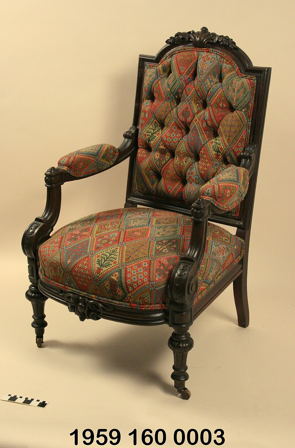 Eastlake — Eastlake-style armchair, Missouri History Museum — Wikimedia Commons / Public domain
