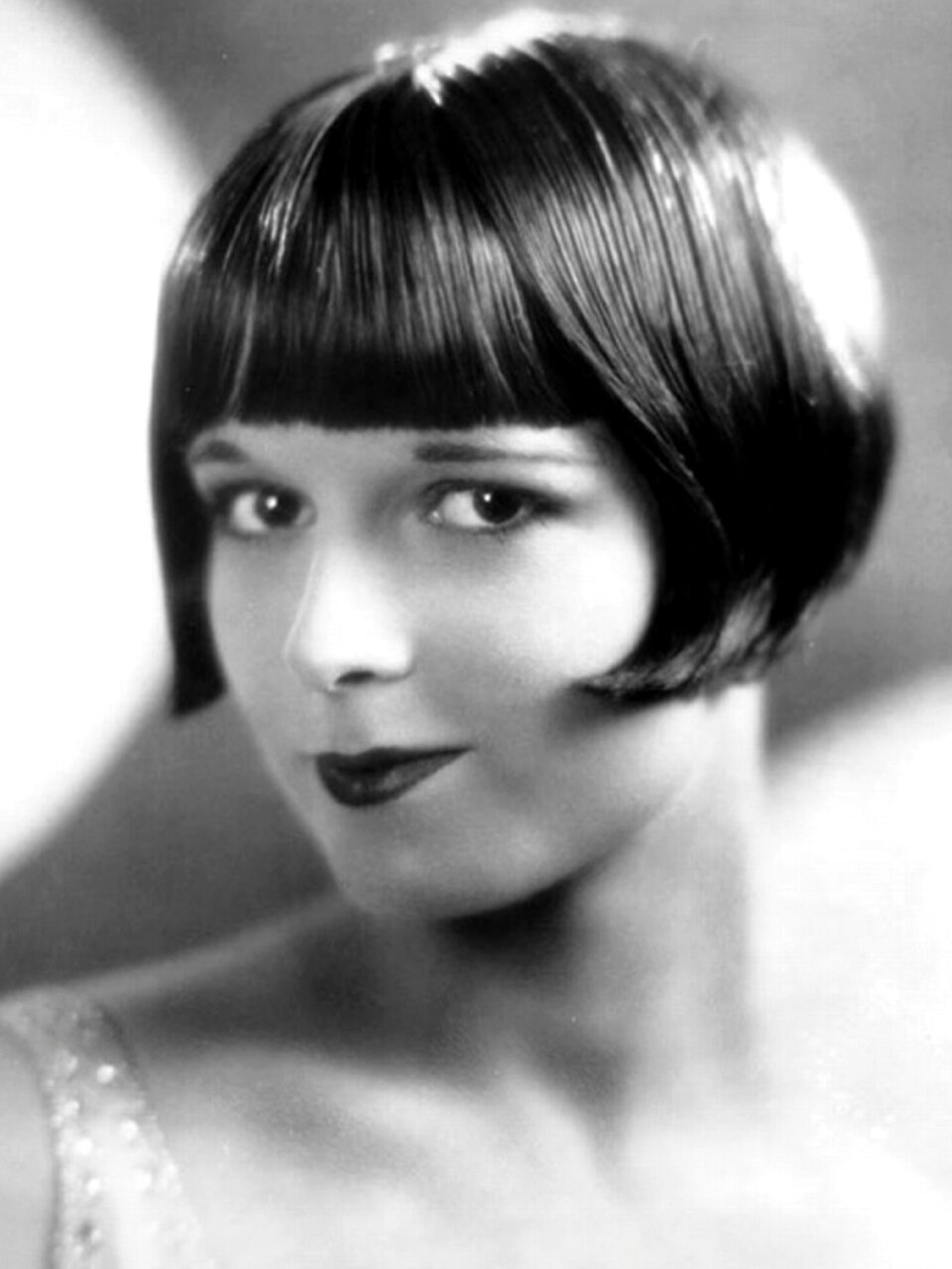 Flapper — Louise Brooks, c. 1926 — Wikimedia Commons / Public domain