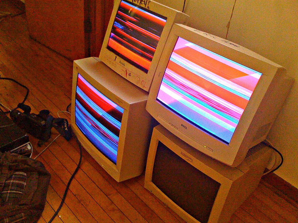 Glitch — Glitch art by James Connolly and Eric Pellegrino — Wikimedia Commons / CC BY-SA 4.0 · © jonCates