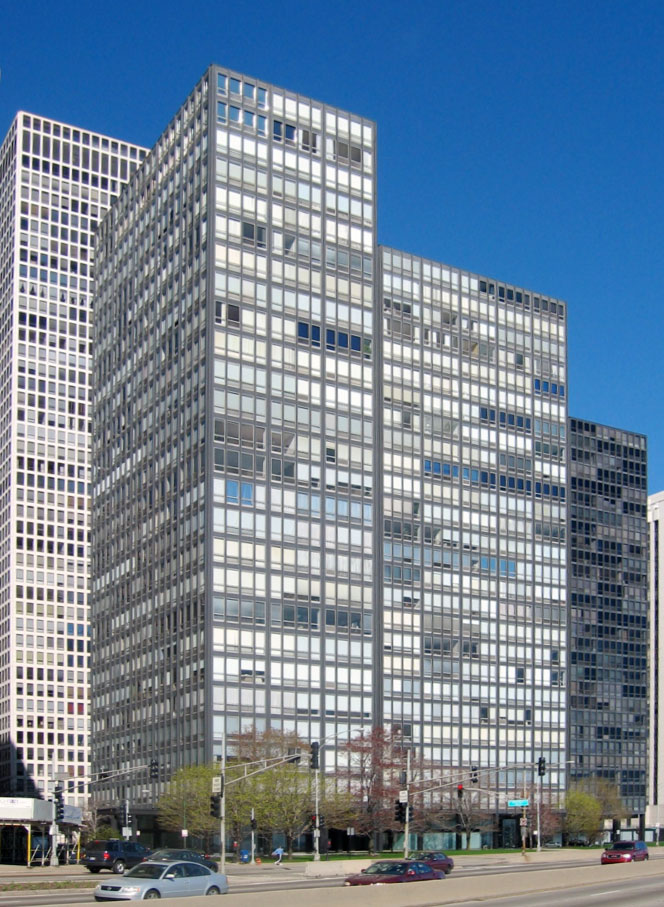 International Style — Mies 860–880 Lake Shore Drive (CC BY-SA 2.5) · © User:JeremyA