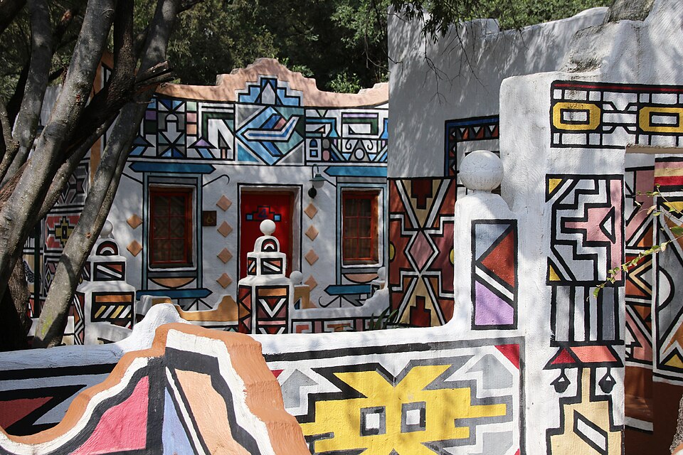 Ndebele House Painting — Ndebele painted architecture (CC BY 4.0) · © Angela Abel