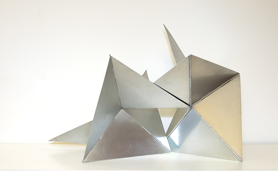 Neo-Concrete Art — Lygia Clark, Bicho（CC BY-SA 4.0）