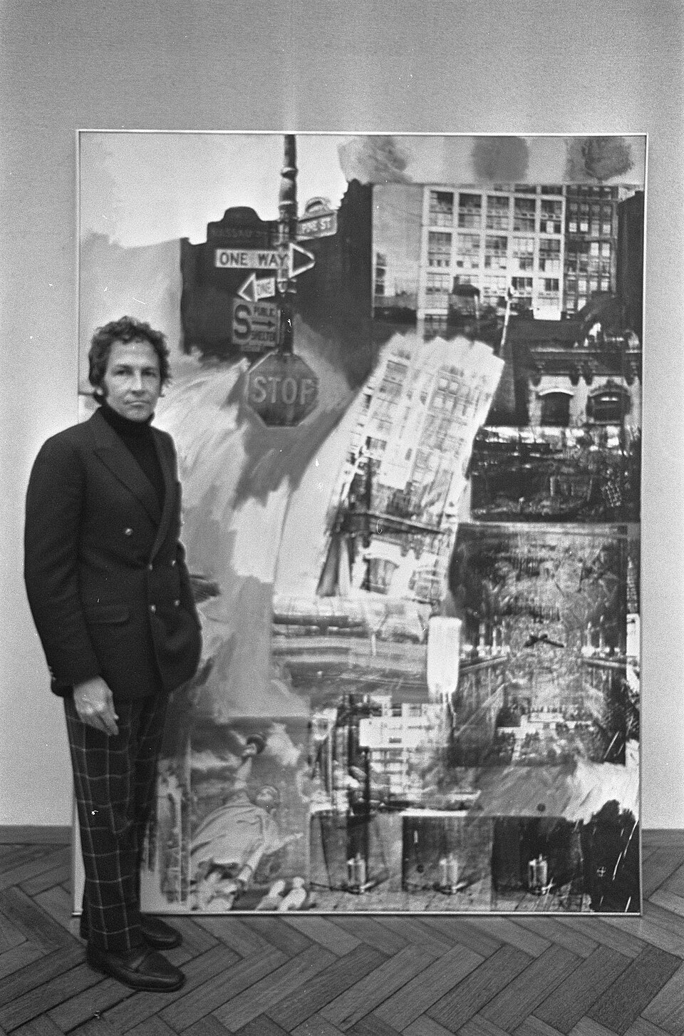 Neo-Dada — Photo by Jac. de Nijs, Robert Rauschenberg with his work (solo exhibition at the Stedelijk Museum), 1968 — Wikimedia Commons / CC0