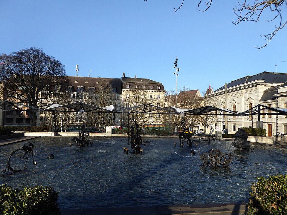Nouveau Réalisme — Jean Tinguely, Fasnachtsbrunnen (Carnival Fountain), Basel — Wikimedia Commons / CC BY-SA 4.0 · © EinDao