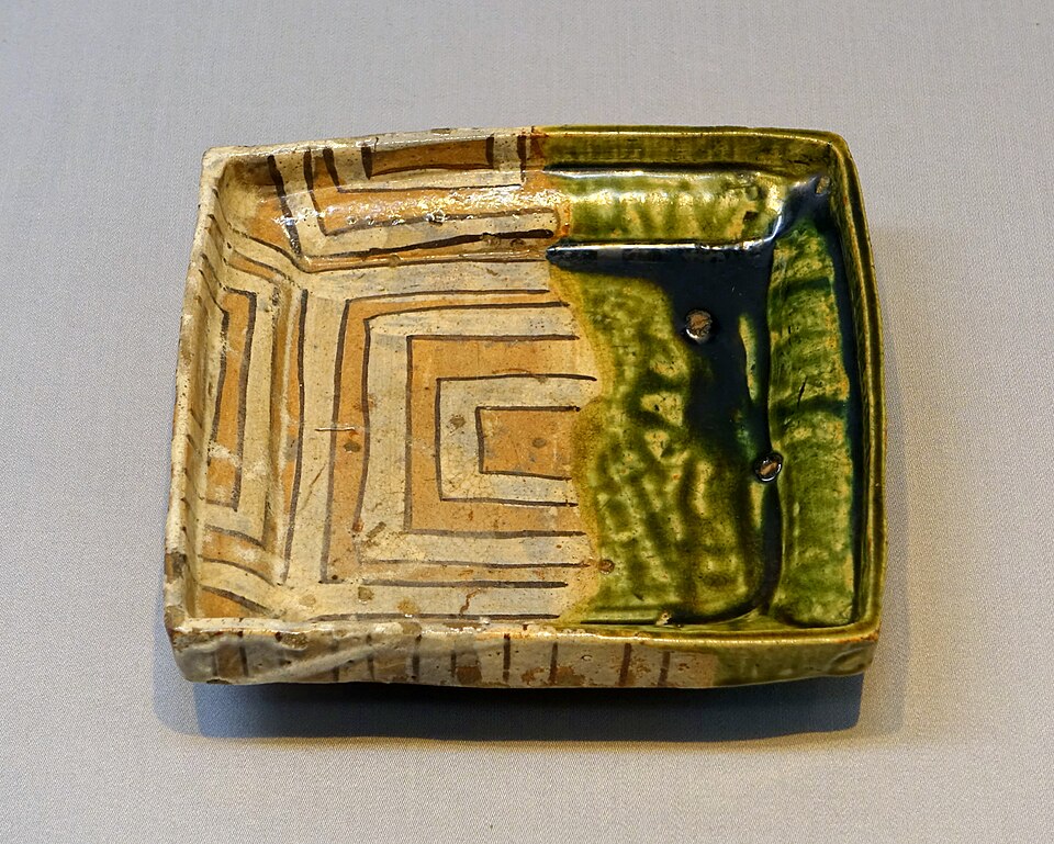 Oribe Ware — Oribe square bowl, Mino ware, Edo period, 17th century — Wikimedia Commons / Public domain