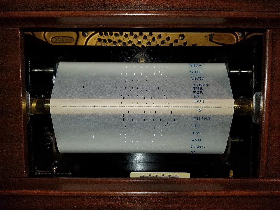 Player Piano Roll — Player piano roll (CC BY-SA 4.0) · © Draconichiaro