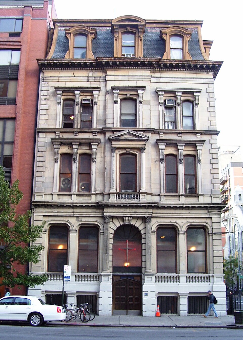 Second Empire — Carl Pfeiffer, Metropolitan Savings Bank building, New York, 1867 — photo: Beyond My Ken — Wikimedia Commons / CC BY-SA 4.0