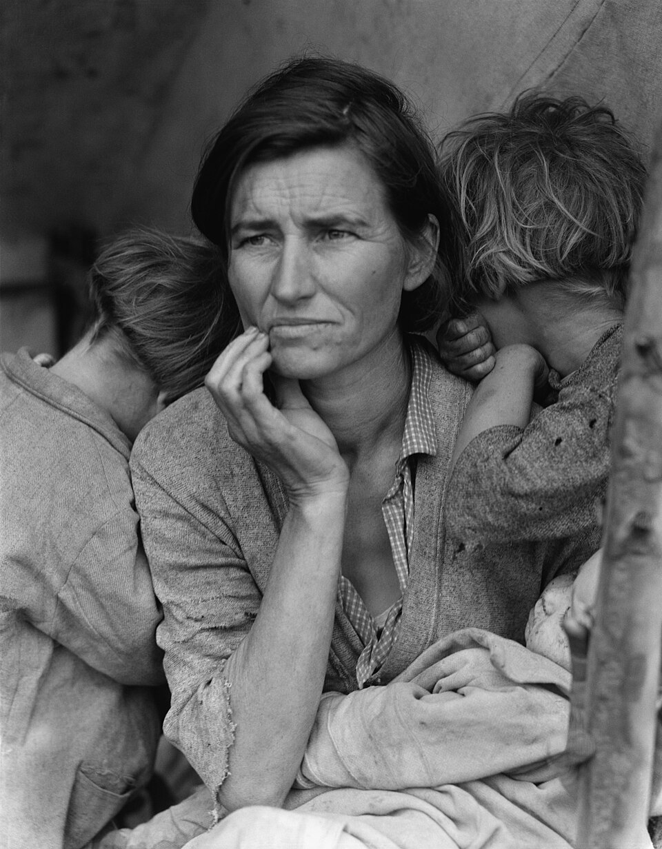 Social Realism — Dorothea Lange, Migrant Mother, 1936 — Library of Congress — Wikimedia Commons / Public domain
