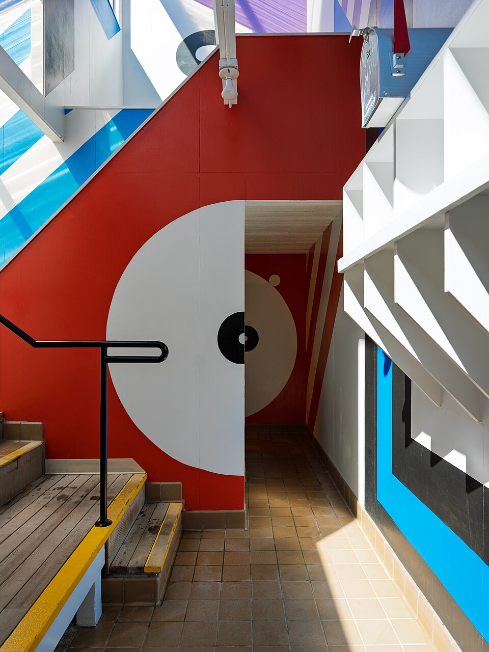Supergraphics — Solomon, Sea Ranch supergraphics (CC BY 4.0) · © Dale Cruse - 10M views