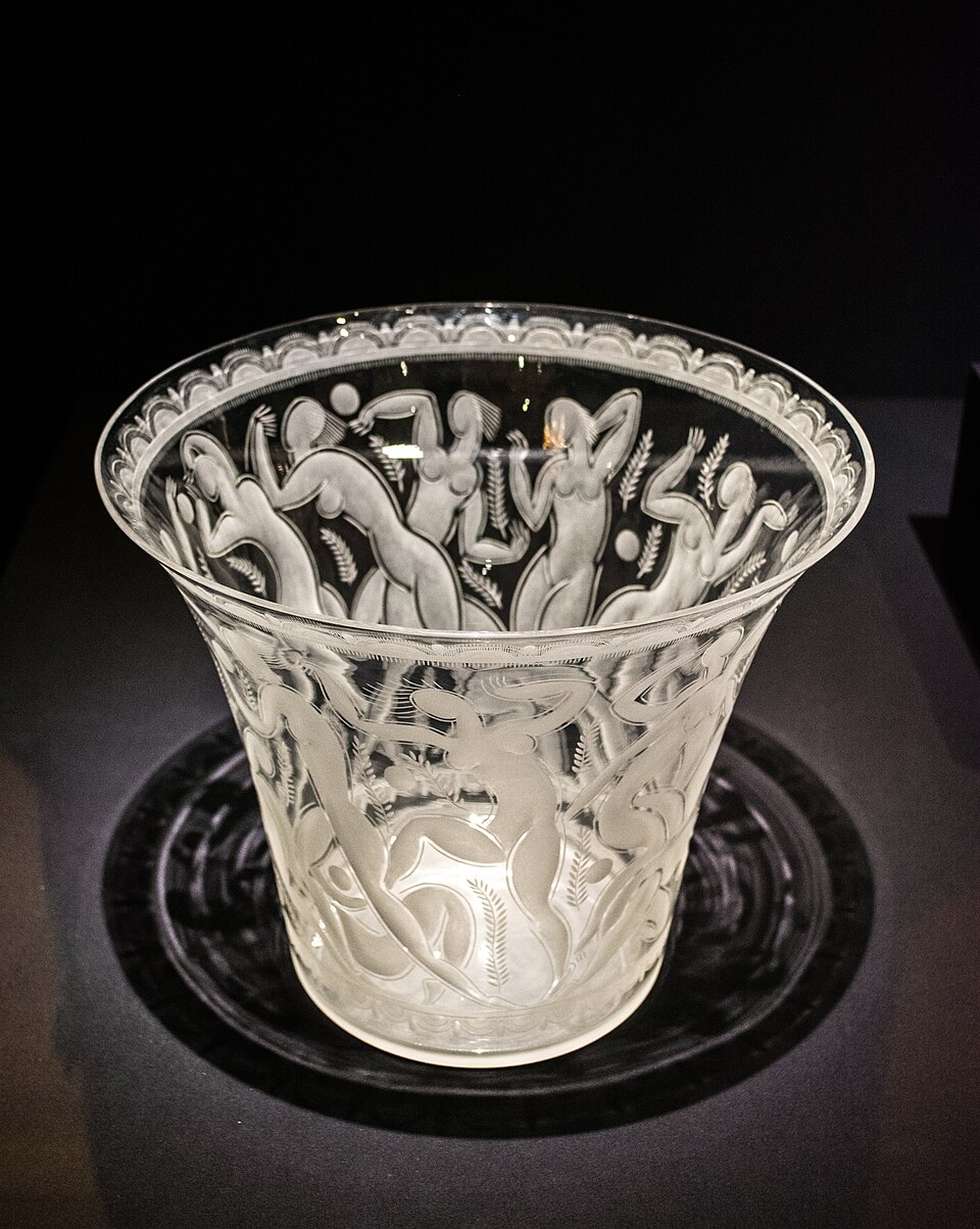 Swedish Grace — Glass by Edward Hald (CC BY-SA 2.0) · © Tim Evanson from Cleveland Heights, Ohio, USA