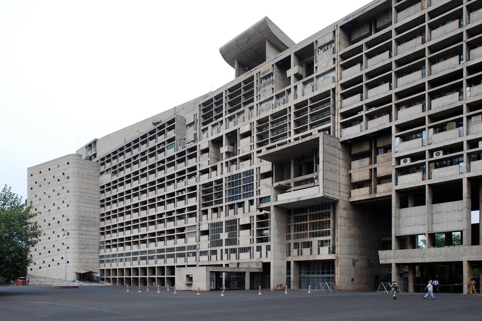 Tropical Modernism — Chandigarh Secretariat Building (CC BY-SA 3.0) · © Sanyam Bahga