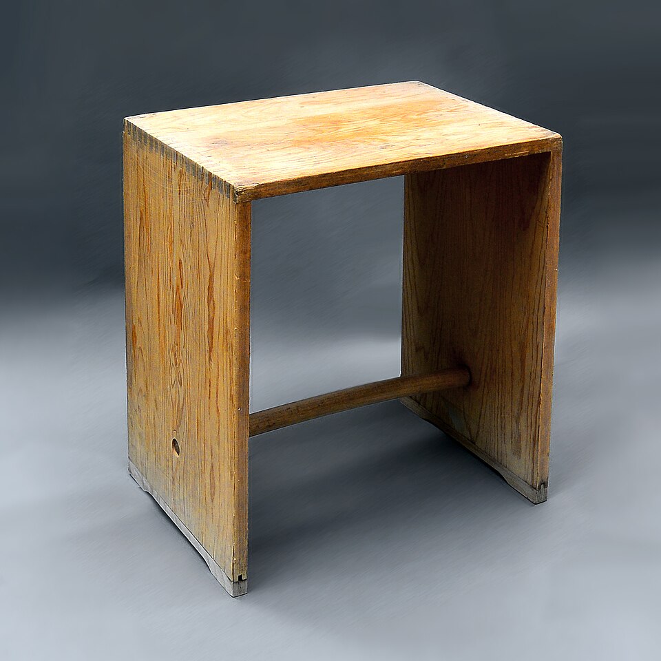Ulm School (HfG Ulm) — Max Bill, Ulm Stool (CC BY-SA 3.0) · © Christos Vittoratos