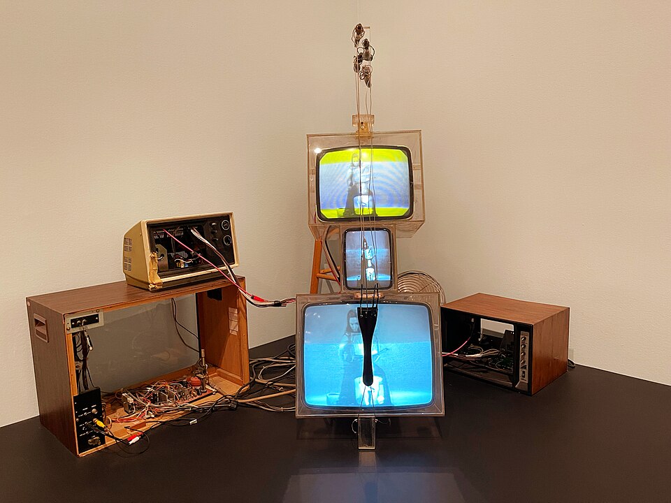 Video Synthesis — Nam June Paik, TV Cello (CC BY 2.0) · © Sarah Stierch
