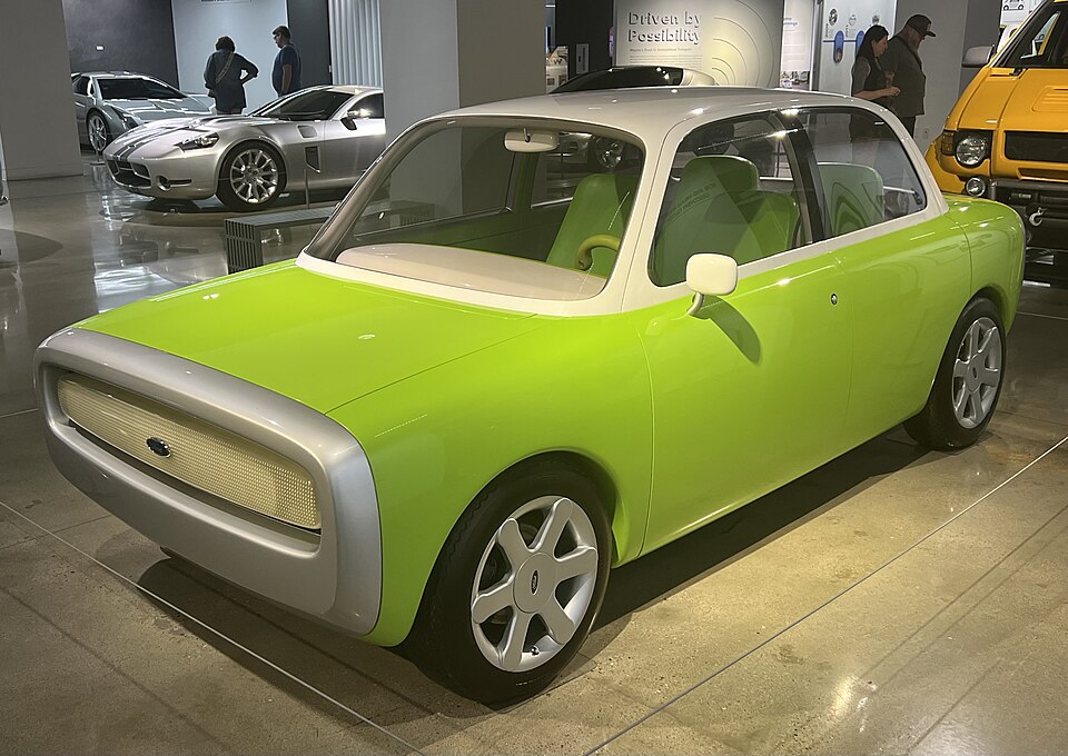 Y2K — Marc Newson, Ford 021C, 1999 — Wikimedia Commons / CC BY-SA 4.0 · © TaurusEmerald